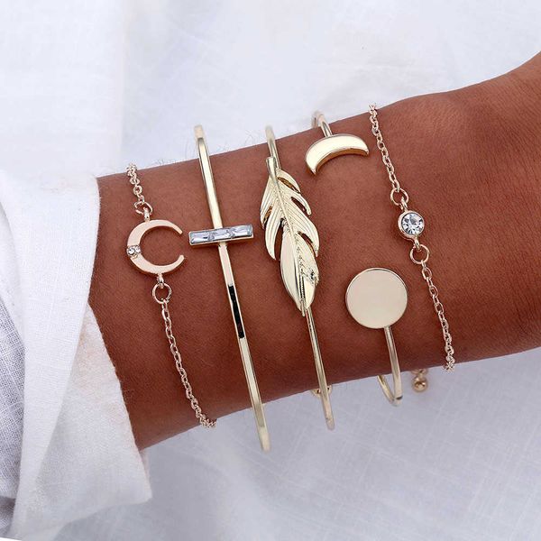 famshin 5 pcs/set fashion punk gold chain moon leaf crystal geometry open bracelet set women charm beach adjustable bracelet new q0719, Black
famshin 5 pcs/set fashion punk gold chain moon leaf crystal geometry open bracelet set women charm beach adjustable bracelet new q0719, Black