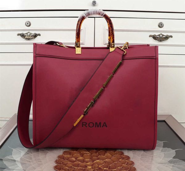 woman totes luxury designer handbags bags round handle handbag large capacity travel shopping bag genuine leather fashion ladies shoulder
woman totes luxury designer handbags bags round handle handbag large capacity travel shopping bag genuine leather fashion ladies shoulder