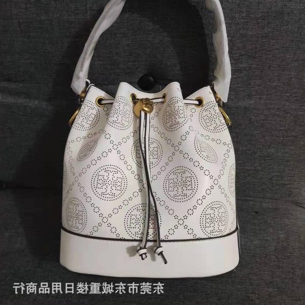 tb same thread empty drawstring bucket bag perforated solid color simple large capacity hand single shoulder messenger women's
tb same thread empty drawstring bucket bag perforated solid color simple large capacity hand single shoulder messenger women's