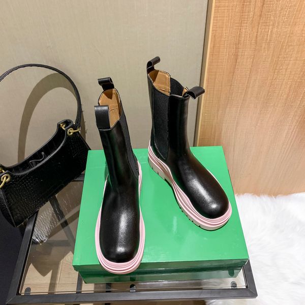 designer new trendy luxury casual ladies color short boots, comfortable, Black 
designer new trendy luxury casual ladies color short boots, comfortable, Black