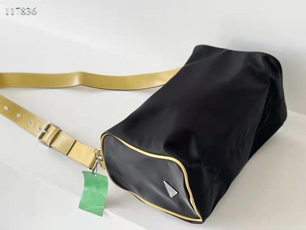 bag holderone shoulder travel bag designer design size 32cm waterproof fabrichandbag hook
bag holderone shoulder travel bag designer design size 32cm waterproof fabrichandbag hook