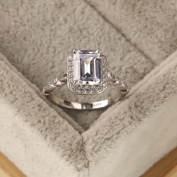 cluster rings romantic vows, sincere promises, engagement rings, exquisite white zircon diamond the gift for women's wedding fashi, Golden;silver
cluster rings romantic vows, sincere promises, engagement rings, exquisite white zircon diamond the gift for women's wedding fashi, Golden;silver