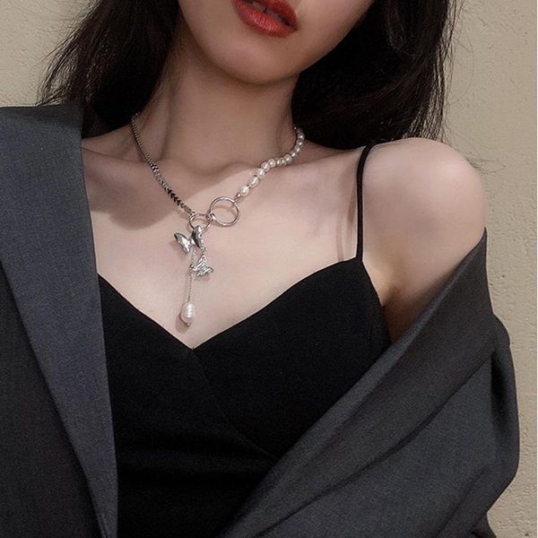pendant necklaces ins style alloy necklace irregular pearl inlaid rhinestone butterfly ladies fashion accessories for gift, Silver
pendant necklaces ins style alloy necklace irregular pearl inlaid rhinestone butterfly ladies fashion accessories for gift, Silver