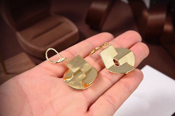 designer earrings personality pearl for women 2021 new jewelry retro earrings artistry twist earring, Golden;silver
designer earrings personality pearl for women 2021 new jewelry retro earrings artistry twist earring, Golden;silver