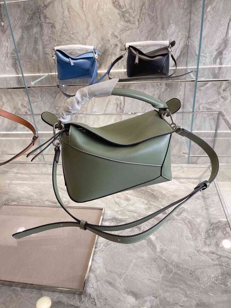 luojia solid color puzzle geometric bag fashion splicing portable single shoulder bag medium 25cm satchel with box
luojia solid color puzzle geometric bag fashion splicing portable single shoulder bag medium 25cm satchel with box