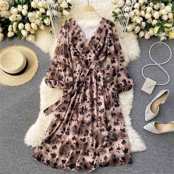 spring french retro vestidos female cross v-neck puff sleeve thin belt waist slimming printed midi dress c761 210506, Black;gray
spring french retro vestidos female cross v-neck puff sleeve thin belt waist slimming printed midi dress c761 210506, Black;gray