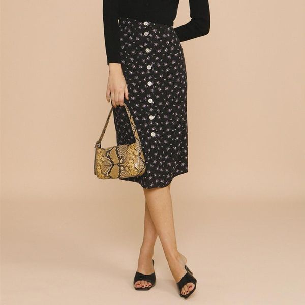 skirts women high waist skirt floral printed midi 2021 spring summer single-breasted lace-up holiday long, Black
skirts women high waist skirt floral printed midi 2021 spring summer single-breasted lace-up holiday long, Black