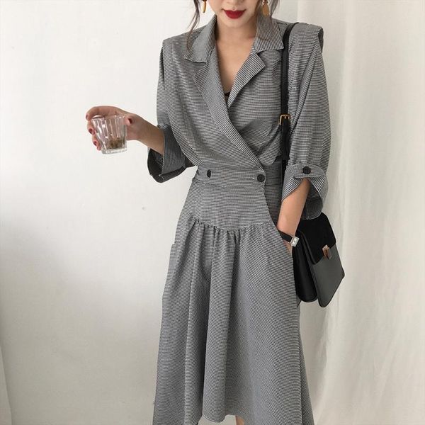 women's trench coats 2021 autumn long sleeve high waist plus size plaid irregular length thin coat female double breasted windbreaker, Tan;black
women's trench coats 2021 autumn long sleeve high waist plus size plaid irregular length thin coat female double breasted windbreaker, Tan;black