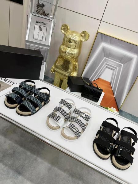 2022black dad chunky 22spring twine sandals hook and loop gold standard thick-soled outdoor light slippers size 35-41, Black
2022black dad chunky 22spring twine sandals hook and loop gold standard thick-soled outdoor light slippers size 35-41, Black