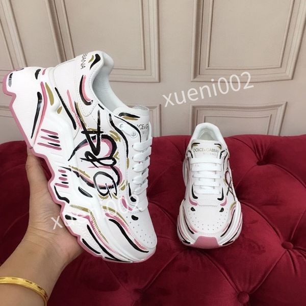 2021 luxury boots connect sneaker designer triple s sneakers vintage trainers women nude grosgrain ribbon retro casual shoes 35-41, Black
2021 luxury boots connect sneaker designer triple s sneakers vintage trainers women nude grosgrain ribbon retro casual shoes 35-41, Black