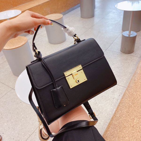 2021 autumn and winter new luojia suede underarm bag large capacity single shoulder messenger splicing leather
2021 autumn and winter new luojia suede underarm bag large capacity single shoulder messenger splicing leather