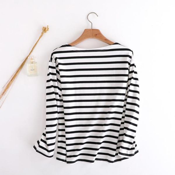 high end black white stripe women letter round collar cotton short sleeved jacket flutter sleeve
high end black white stripe women letter round collar cotton short sleeved jacket flutter sleeve