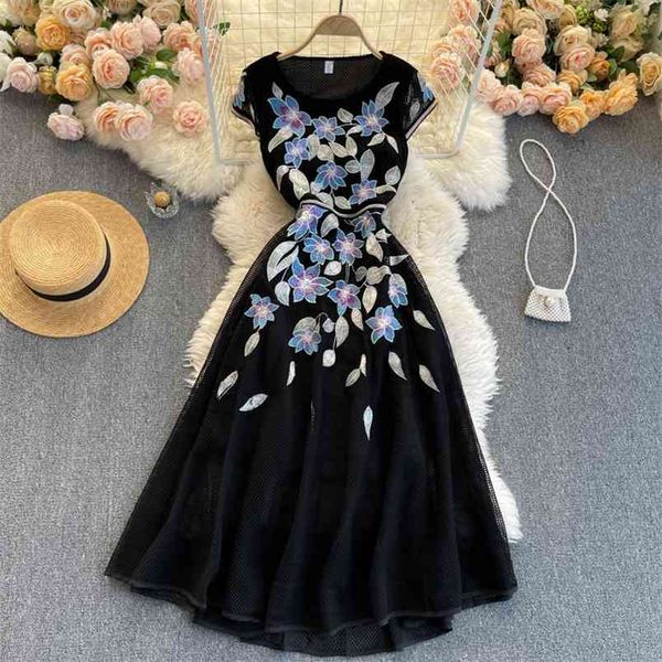 spring embroidered three-dimensional flower vestidos women's round neck short-sleeved waist slim midi dress c771 210506, Black;gray
spring embroidered three-dimensional flower vestidos women's round neck short-sleeved waist slim midi dress c771 210506, Black;gray
