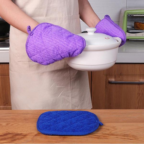 oven mitts 050 microwave gloves 2in1 heat insulation pad thickened towel anti high temperature table mat 21*17.8cm
oven mitts 050 microwave gloves 2in1 heat insulation pad thickened towel anti high temperature table mat 21*17.8cm