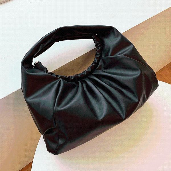 shoulder bags large-capacity travel handbag women soft leather female fashionable tote bag solid hobos lady vintage sac
shoulder bags large-capacity travel handbag women soft leather female fashionable tote bag solid hobos lady vintage sac