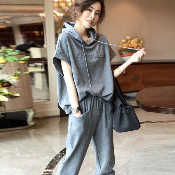 women's tracksuits age reducing western style sports suit pants fashion leisure two piece set temperament spring and summer goods, Gray
women's tracksuits age reducing western style sports suit pants fashion leisure two piece set temperament spring and summer goods, Gray
