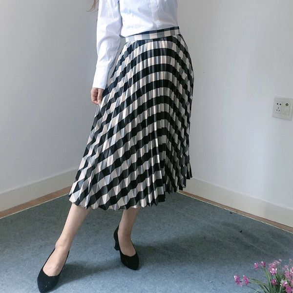 skirts women's plaid geometric print mid-calf skirts pleated high waist a-line skirt, Black
skirts women's plaid geometric print mid-calf skirts pleated high waist a-line skirt, Black