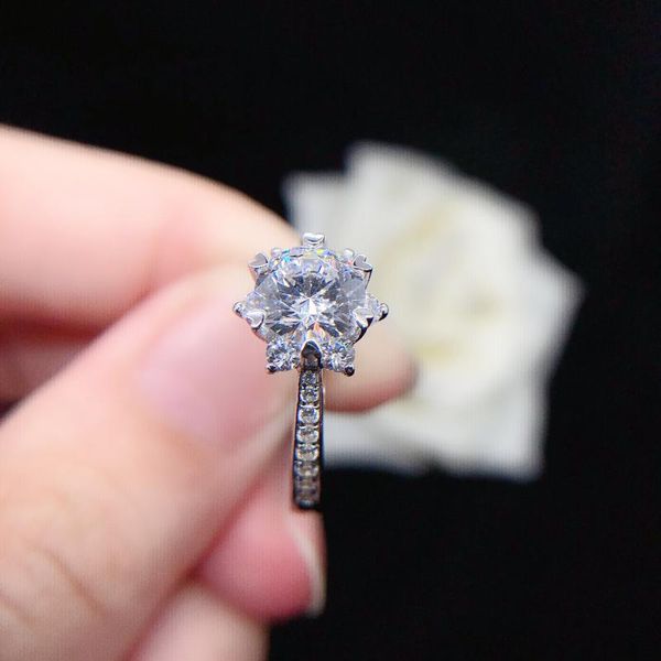 cluster rings hearts & arrows 1ct 6.5mm d vvs1 moissanite diamond engagement ring solid 18k white gold jewelry for women wedding r147, Golden;silver
cluster rings hearts & arrows 1ct 6.5mm d vvs1 moissanite diamond engagement ring solid 18k white gold jewelry for women wedding r147, Golden;silver