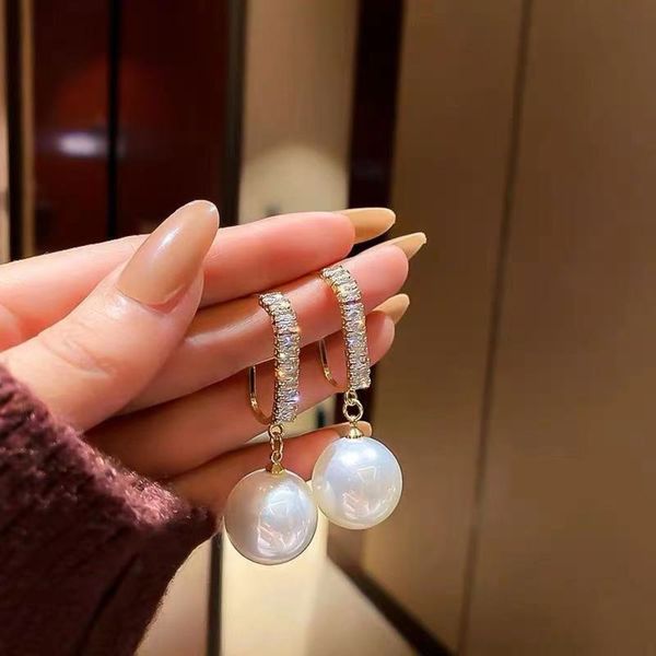crystal zircon pearl 2020 new trend temperament high level light luxury earrings for women, Black
crystal zircon pearl 2020 new trend temperament high level light luxury earrings for women, Black