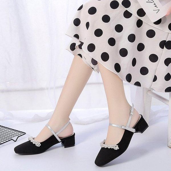 women's shoes 2021 baotou rear empty suede buckle sandals heels net red single, Black
women's shoes 2021 baotou rear empty suede buckle sandals heels net red single, Black