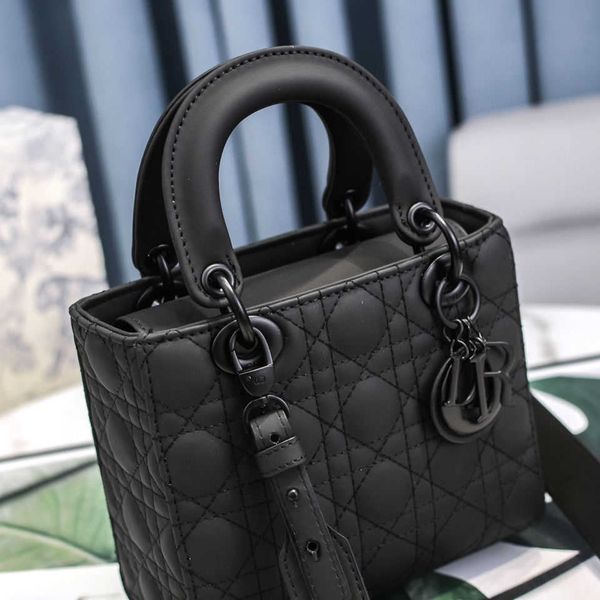 bag female 2021 new fashion net red versatile small portable cross carrying fragrance sheep leather princess letter zly
bag female 2021 new fashion net red versatile small portable cross carrying fragrance sheep leather princess letter zly