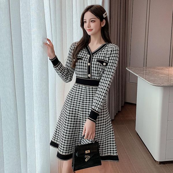 zoki women's autumn winter slim v-neck lattice knitting small fragrance sweet temperament mid-length fashion long-sleeved dress casual, Black;gray
zoki women's autumn winter slim v-neck lattice knitting small fragrance sweet temperament mid-length fashion long-sleeved dress casual, Black;gray