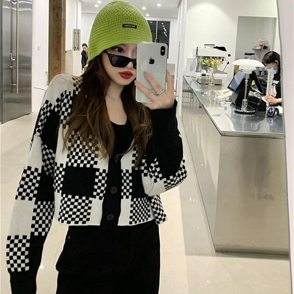 black and white plaid v-neck long sleeve autumn 2021 korean version single breasted easy to wear women's jackets, Black;brown
black and white plaid v-neck long sleeve autumn 2021 korean version single breasted easy to wear women's jackets, Black;brown