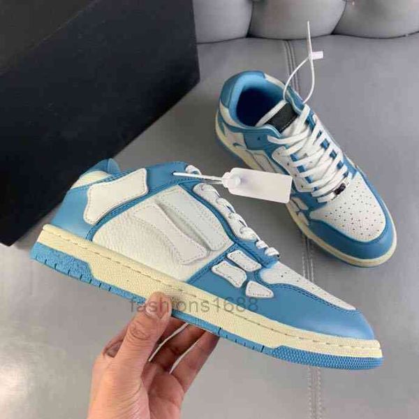 skel-hi sneakers 2021 men spring shoes leather bones applique upper eva footbed low-high-sport shoe fashion
skel-hi sneakers 2021 men spring shoes leather bones applique upper eva footbed low-high-sport shoe fashion