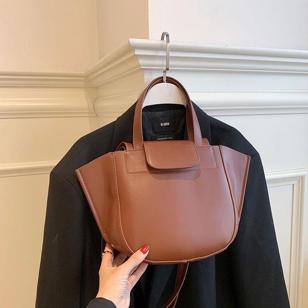 evening bags pu leather handbags 2021 women's designer solid color handbag fashion large shoulder
evening bags pu leather handbags 2021 women's designer solid color handbag fashion large shoulder