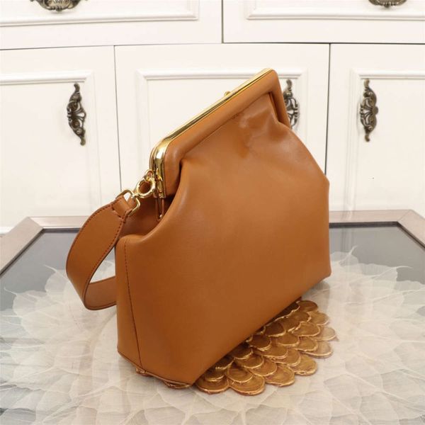 designer luxury6052 the embroidery bolsa feminina shopping waist bags women shoulder bags female leather famous brand chain handba
designer luxury6052 the embroidery bolsa feminina shopping waist bags women shoulder bags female leather famous brand chain handba