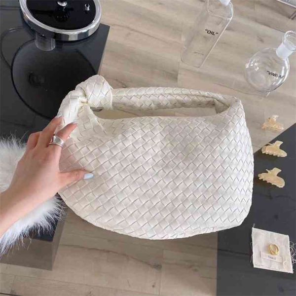 wholesale bottage bvs winter autumn and net hand-held cloud horn fashion trend versatile woven women's foreign style hand bag designer
wholesale bottage bvs winter autumn and net hand-held cloud horn fashion trend versatile woven women's foreign style hand bag designer