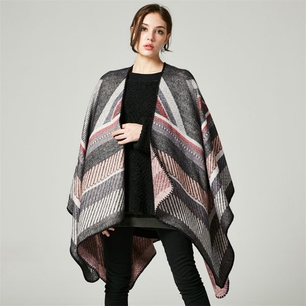 autumn and winter european american imitation cashmere cape large border jacquard split shawl computer knitted 210427, White;black
autumn and winter european american imitation cashmere cape large border jacquard split shawl computer knitted 210427, White;black