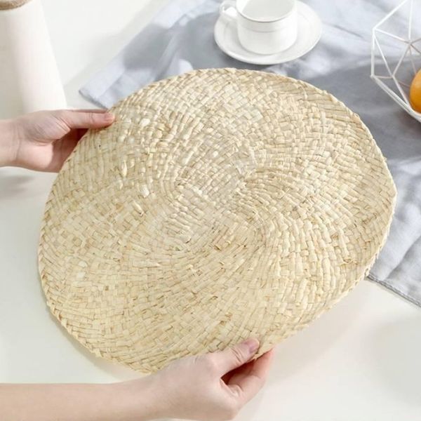 natural corn skin meal pad hand woven thickened heat insulation l restaurant round western food cup and plate bowl
natural corn skin meal pad hand woven thickened heat insulation l restaurant round western food cup and plate bowl