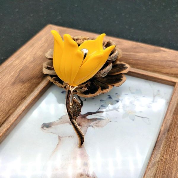 Pins, Brooches 1PC Fashion Women Elegant Tulip Flower Brooch Pin 3 Colors Costume Jewelry Clothes Accessories Gift For Wedding, Gray
Pins, Brooches 1PC Fashion Women Elegant Tulip Flower Brooch Pin 3 Colors Costume Jewelry Clothes Accessories Gift For Wedding, Gray