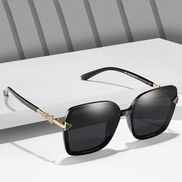 sunglasses luxury diamond polarized women's brand design outdoor driving square glasses, White;black 
sunglasses luxury diamond polarized women's brand design outdoor driving square glasses, White;black