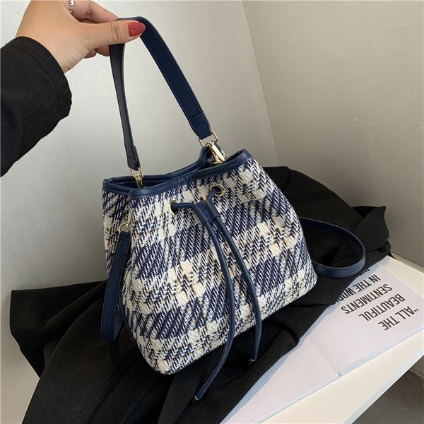hangbags bag women's 2021 fashion woolen fabric large capacity messenger autumn versatile lattice one shoulder bucket
hangbags bag women's 2021 fashion woolen fabric large capacity messenger autumn versatile lattice one shoulder bucket