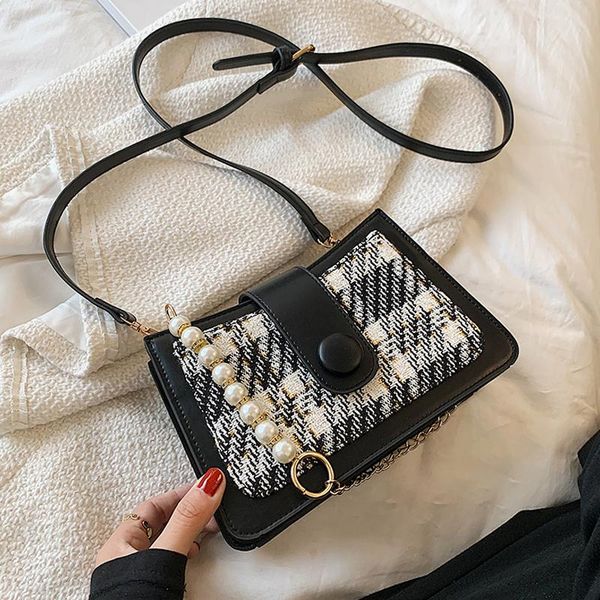 shoulder bags pearl hand strap checkered stripe design 2021 travel classic handbag fashion simple messenger bag ladies
shoulder bags pearl hand strap checkered stripe design 2021 travel classic handbag fashion simple messenger bag ladies