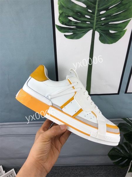 2021 luxury brand designer women men cusual shoes track 3.0 sneakers leather trainers nylon printed 3m triple s platform fashion wlgc201211, Red;white
2021 luxury brand designer women men cusual shoes track 3.0 sneakers leather trainers nylon printed 3m triple s platform fashion wlgc201211, Red;white
