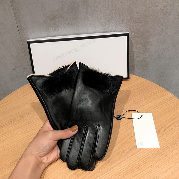 designers leisure sheepskin leather mittens women warm gloves plus velvet designer metal letter mitten with gift box 21102202q, Blue;gray
designers leisure sheepskin leather mittens women warm gloves plus velvet designer metal letter mitten with gift box 21102202q, Blue;gray