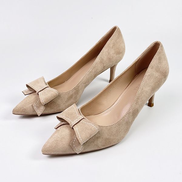 luxury dress shoes 2021 bow pointed work french fine heel suede high heel's sho with simple fashion temperament, Black
luxury dress shoes 2021 bow pointed work french fine heel suede high heel's sho with simple fashion temperament, Black