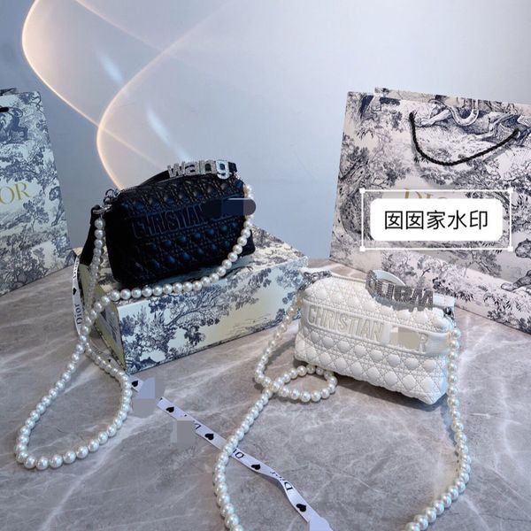 d aojia's new old flower diamond buckle bag with box, fashionable and versatile pearl chain shoulder strap crossbody bag ysj
d aojia's new old flower diamond buckle bag with box, fashionable and versatile pearl chain shoulder strap crossbody bag ysj