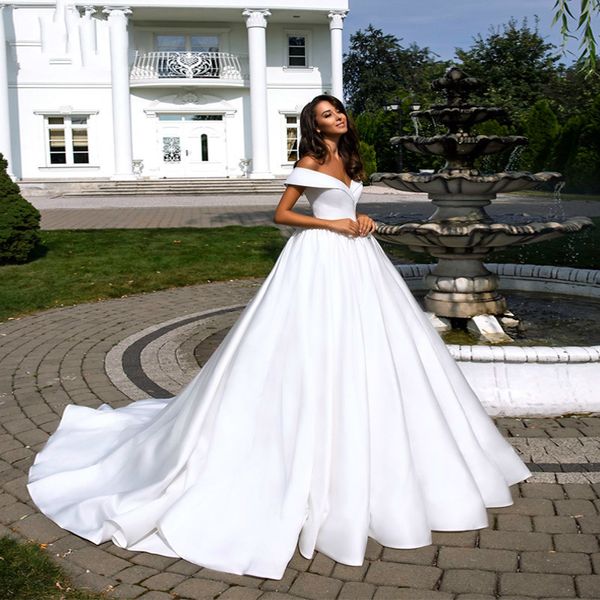 white elegant satin a-line wedding dress with folden v neck off the shoulder bridal gown vestido de noiva brautkleider vintage
white elegant satin a-line wedding dress with folden v neck off the shoulder bridal gown vestido de noiva brautkleider vintage