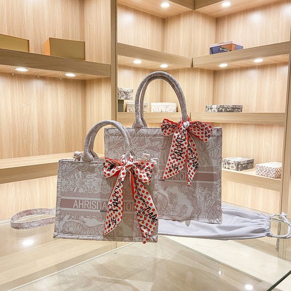 luxury designer new fashion letter shopping bag canvas tote embroidery hand-held flower large capacity commuting bag for women outlet sale0b
luxury designer new fashion letter shopping bag canvas tote embroidery hand-held flower large capacity commuting bag for women outlet sale0b