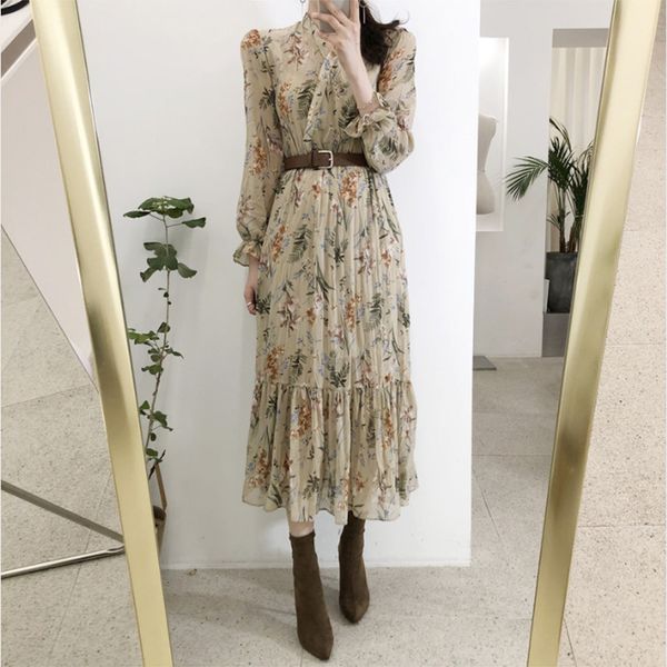 elegant v-neck floral printed women dress flare sleeve a-line female chiffon dress vintage women midi vestidos 210522, Black;gray
elegant v-neck floral printed women dress flare sleeve a-line female chiffon dress vintage women midi vestidos 210522, Black;gray