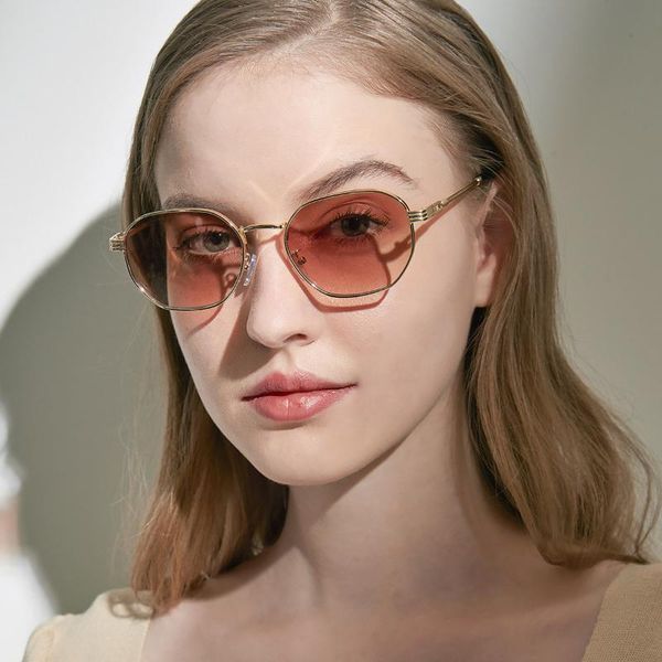 sunglasses fashion thin border metal square frame style gradient len vintage brand design sun glasses, White;black
sunglasses fashion thin border metal square frame style gradient len vintage brand design sun glasses, White;black