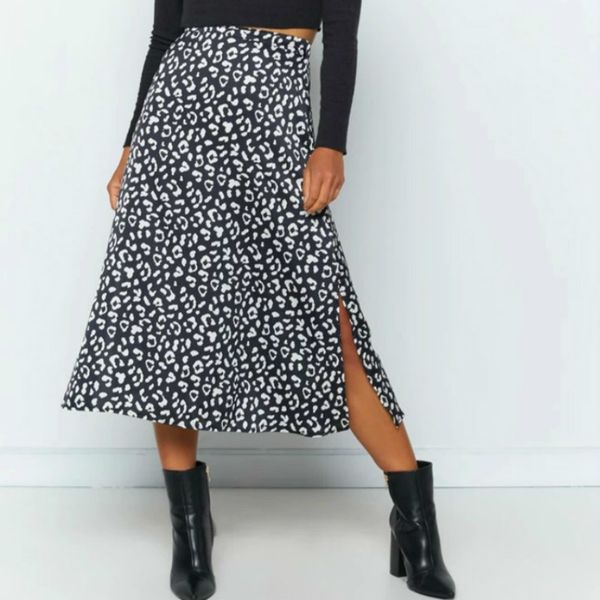 women chiffon skirt spring summer fashion female high waist vintage casual leopard bohemia beach zipper split s 210423, Black
women chiffon skirt spring summer fashion female high waist vintage casual leopard bohemia beach zipper split s 210423, Black
