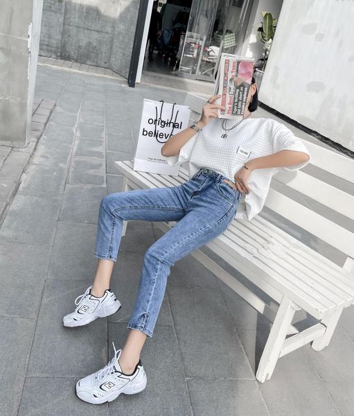 spring female jeans two grains of relaxed buckle joker trunks tube little in straight line nine minutes pants, Blue
spring female jeans two grains of relaxed buckle joker trunks tube little in straight line nine minutes pants, Blue