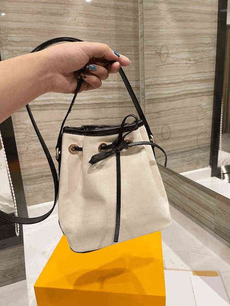 bags drawstring women bucket fashion handbag large capacity messenger retro crossbody classic designer leather ladies wallet 1030
bags drawstring women bucket fashion handbag large capacity messenger retro crossbody classic designer leather ladies wallet 1030