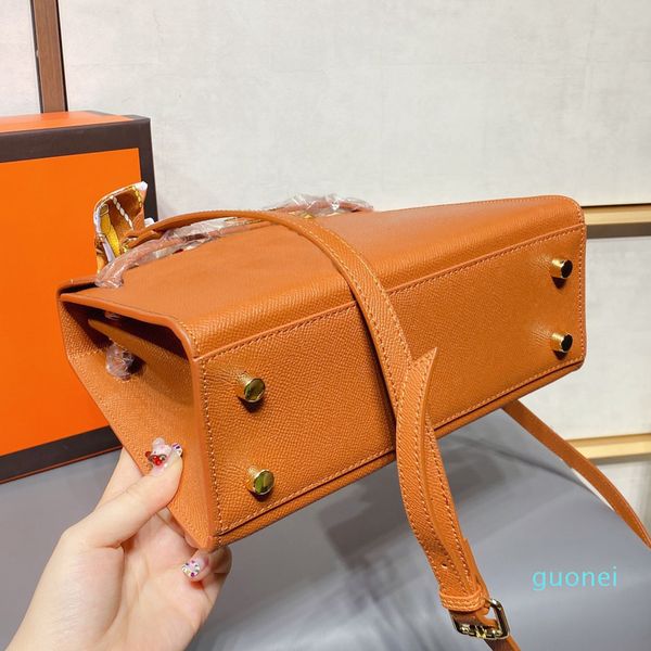 luxurys designers bags 2021 handbag woman version berkin classic ladies chain gold silver buckle leather shoulder female
luxurys designers bags 2021 handbag woman version berkin classic ladies chain gold silver buckle leather shoulder female