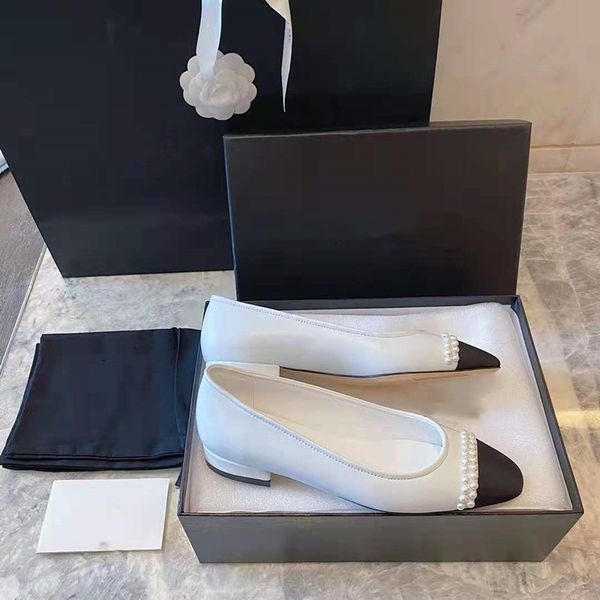 2021 four seasons european beauty shoes shallow mouth thick heel sandals color matching pearl toe short heels women's single shoe, Black
2021 four seasons european beauty shoes shallow mouth thick heel sandals color matching pearl toe short heels women's single shoe, Black
